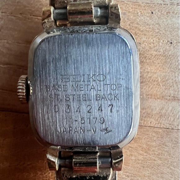 Ladies Vintage Seiko Rainbow Dress Gold Tone Manual Wind Up  Vintage Seiko ladies gold tone dress watch Mechanical winding